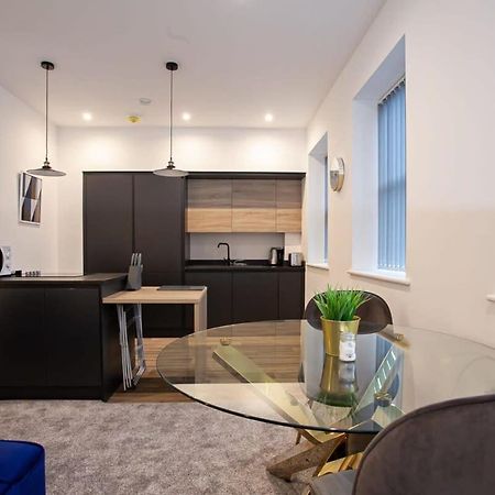 Lovely Open Plan 1 Bedroom Apartment In Bolton Extérieur photo