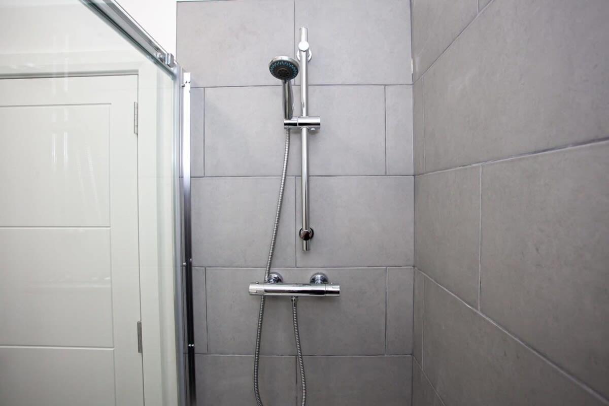 Lovely Open Plan 1 Bedroom Apartment In Bolton Extérieur photo