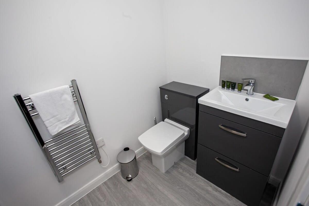 Lovely Open Plan 1 Bedroom Apartment In Bolton Extérieur photo